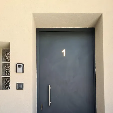 Agnanti-apartments B